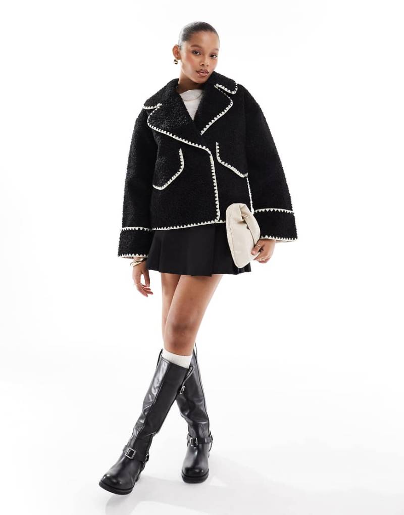 Object - Pilotenjacke aus Teddyfell in Schwarz mit Ziernähten in Kontrastfarbe von Object