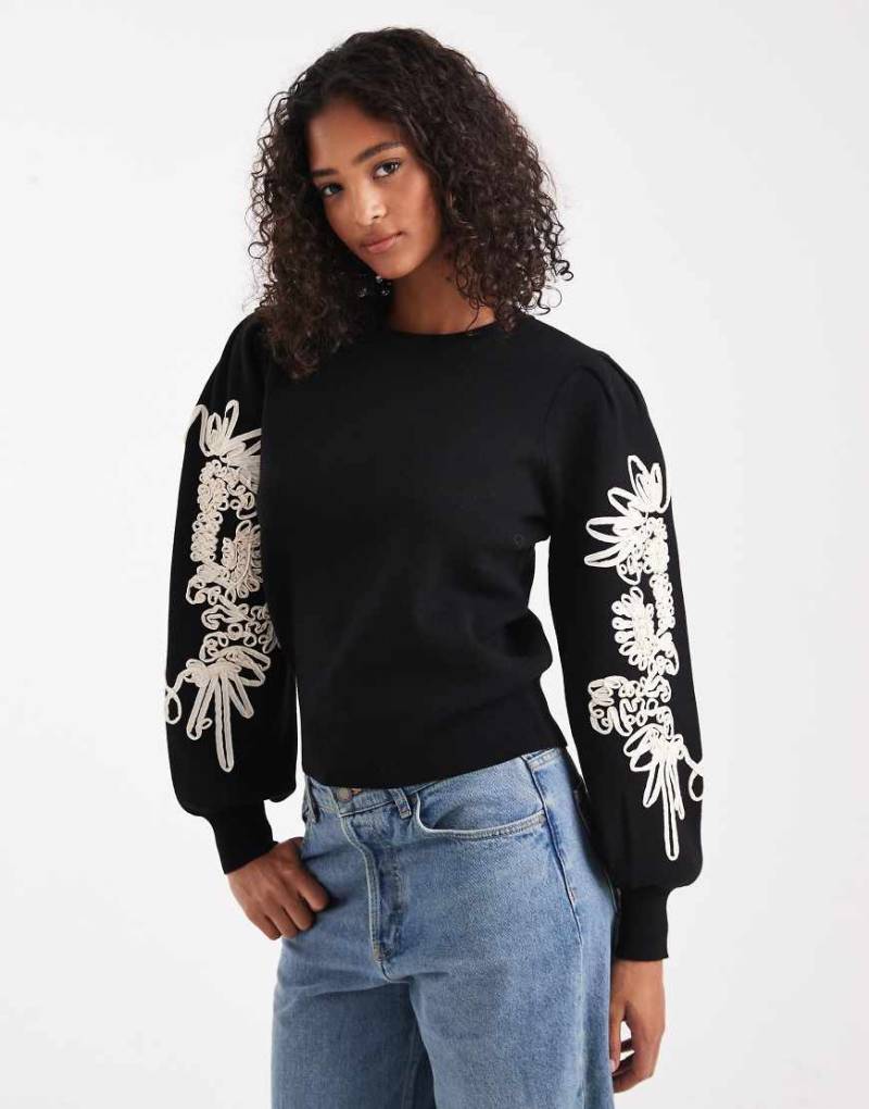 Object - Pullover in Schwarz mit voluminösen Ärmeln und Blumenapplikation von Object