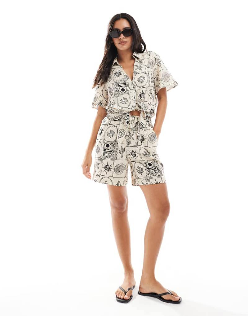 Object - Schlupf-Shorts mit schwarz-weißem Muschelmuster, Kombiteil von Object