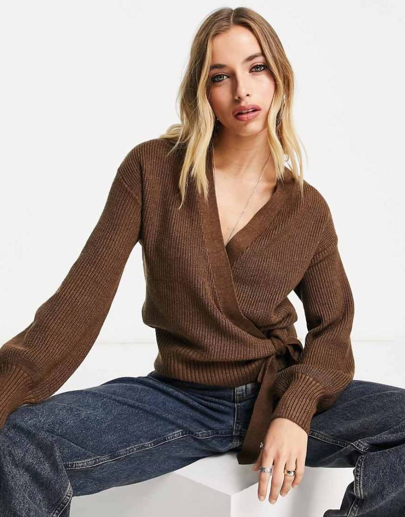 Object - Strickjacke in Braun mit gewickelter Vorderseite von Object