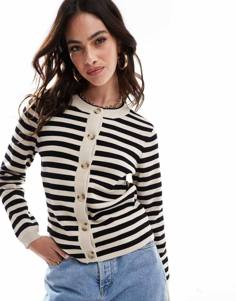 Object - Strickjacke in Cremeweiß und Schwarz gestreift mit Knopfleiste von Object
