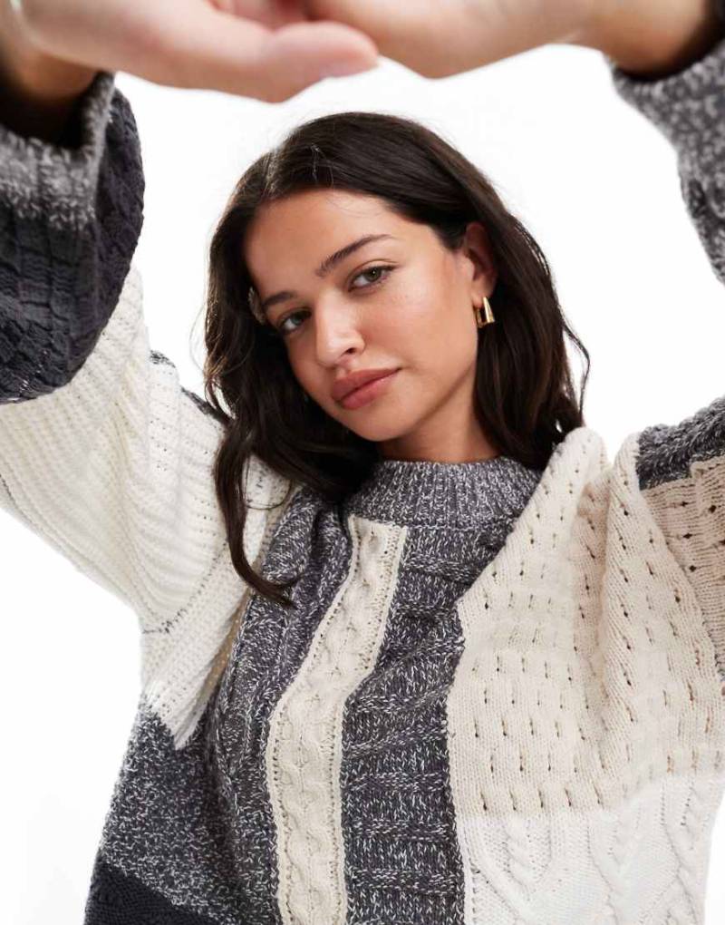 Object - Strickpullover in Grau und Cremeweiß mit Aufnäher von Object