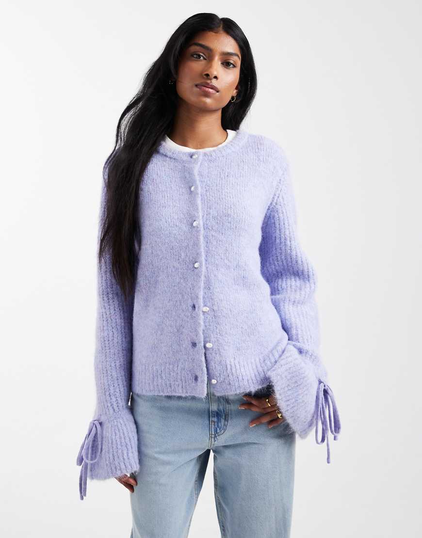 Object - Weiche Rippstrickjacke in Lavendel mit Schnürung an den Ärmelbündchen-Lila von Object