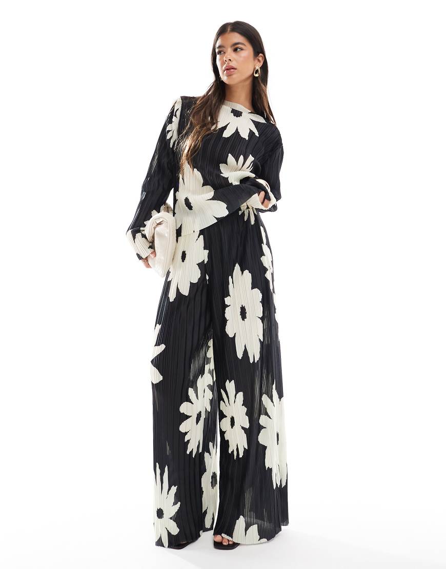 Object - Weit geschnittene Plissee-Hose in Schwarz mit Blumenmuster, Kombiteil Object - Weit geschnittene Plissee-Hose in Schwarz mit Blumenmuster, Kombiteil von Object