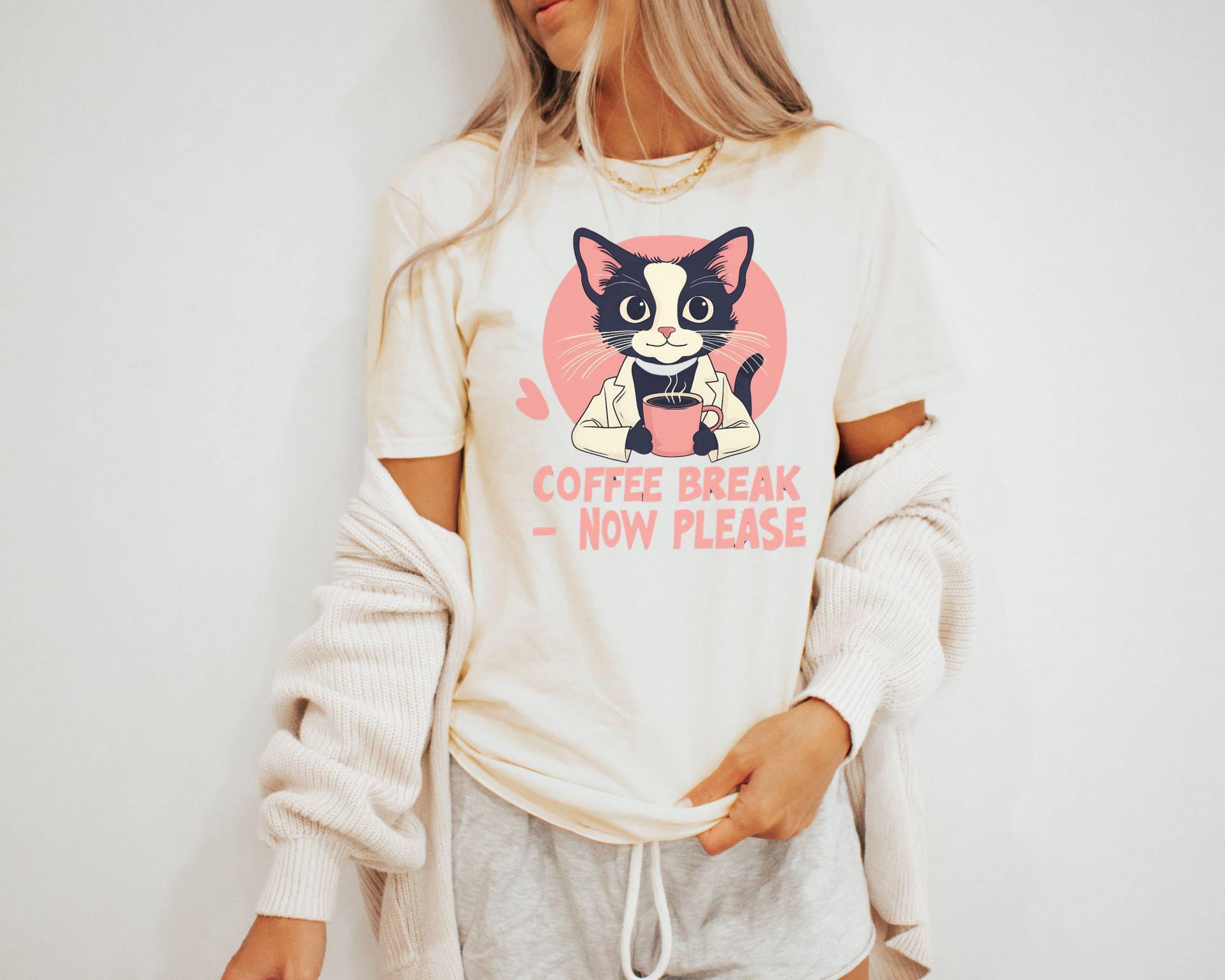 Arzt Geschenk Kaffee Shirt Katze Kaffeepause Für Katzenmama Ärzte Dermatologe Kaffeeliebhaber von ObliqueShirts