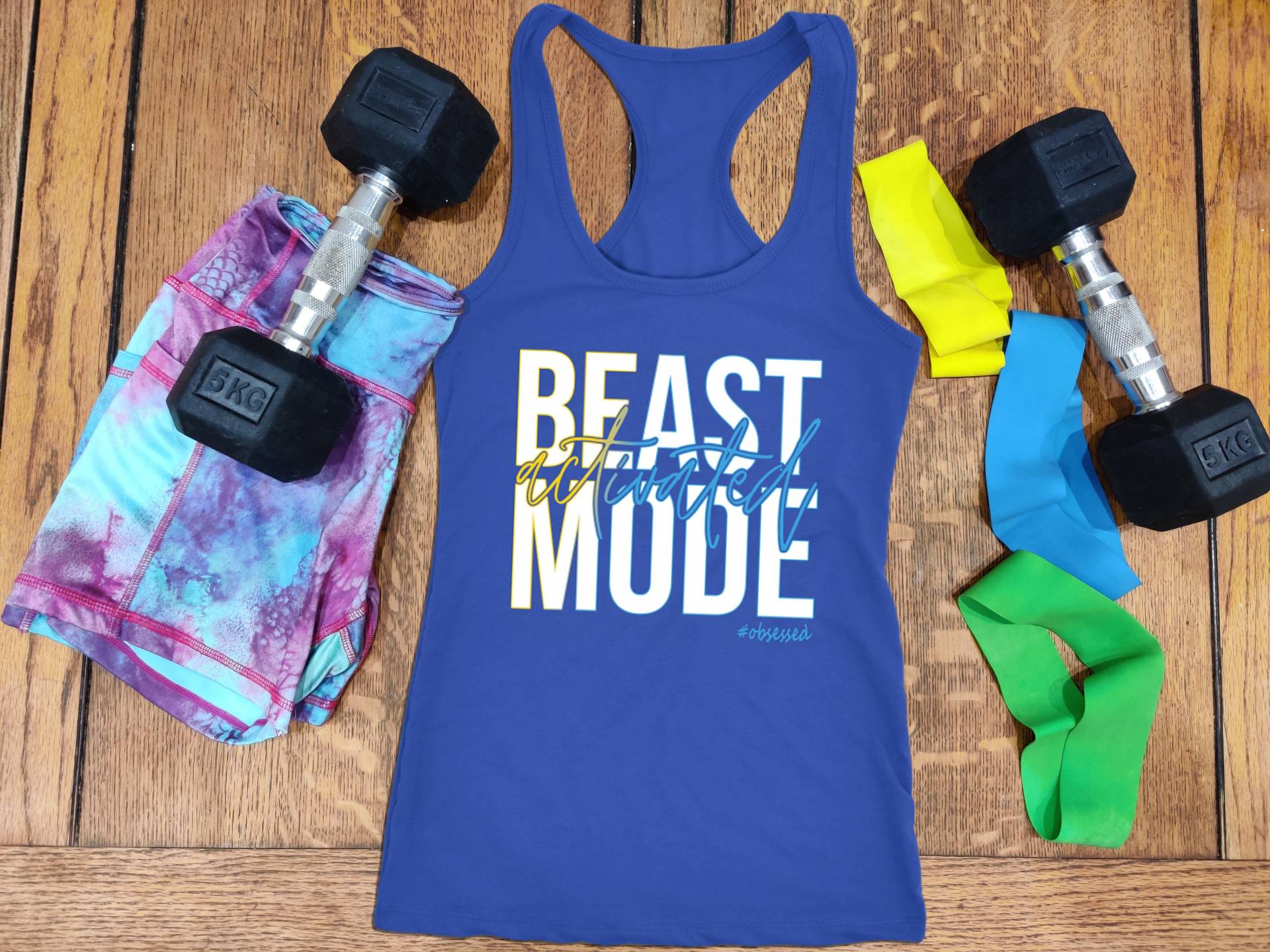 Beast Mode Aktiviertes Damen Workout Tank 645 Inspiriertes Shirt Coach Challenger Geschenk | Weiße + Farbverlaufs-Edition von ObsessedMerch