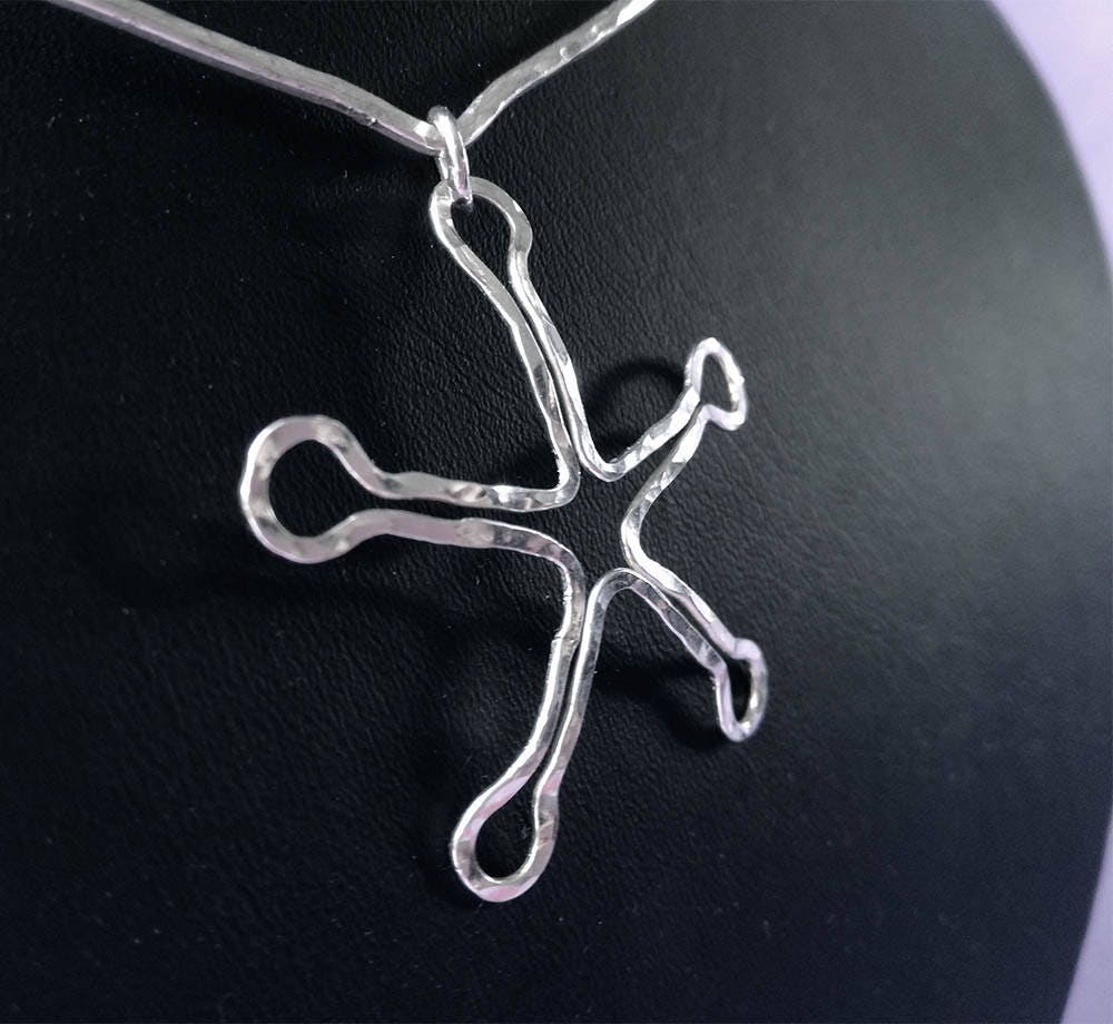 Sterling Silber Stern Anhänger, Gehämmerte Halskette | 4x4 cm von ObsidianDreamsShop