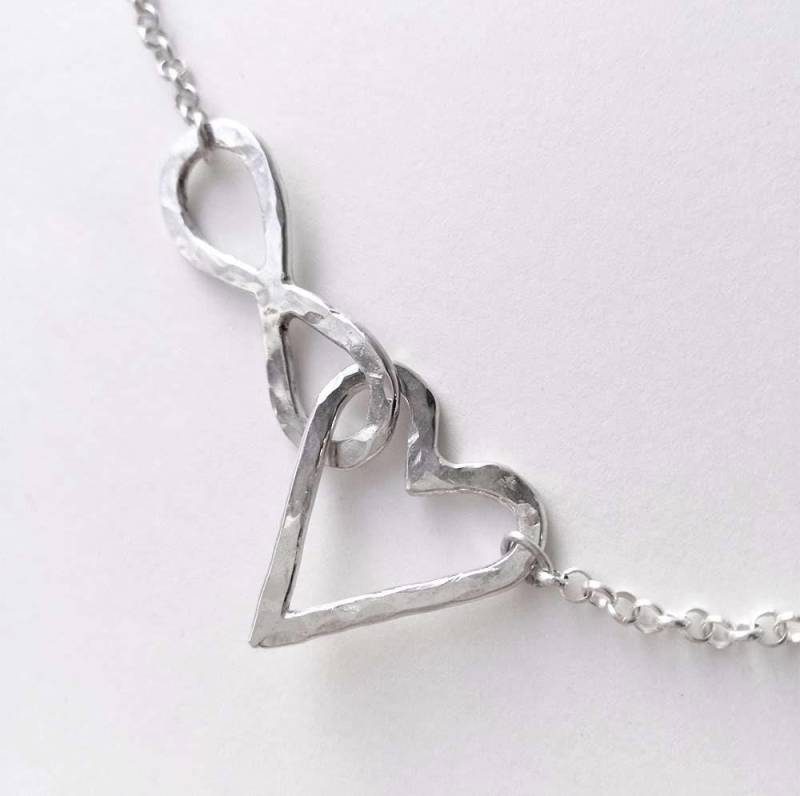 sterling Silber Herz Infinity Armband Feines Handgemachtes Fußkettchen von ObsidianDreamsShop