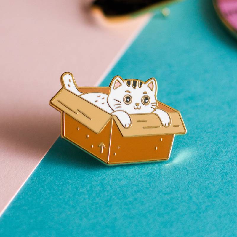 Box Cat Emaille Pin Kawaii Kitty Im Karton von Occasionalish