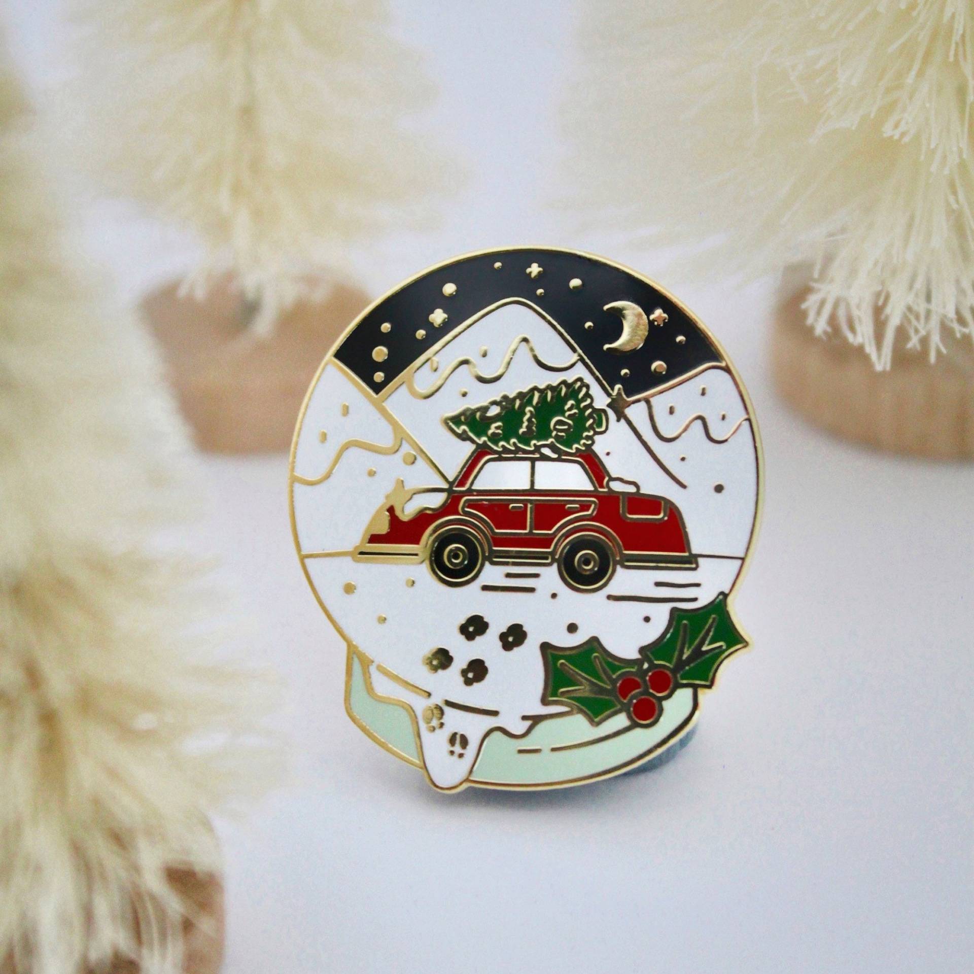Schneekugel Emaille Pin Weihnachtsbaum Auto Reise Pin Schneekugel Emaille Pin Weihnachtsbaum Auto Reise Pin von Occasionalish