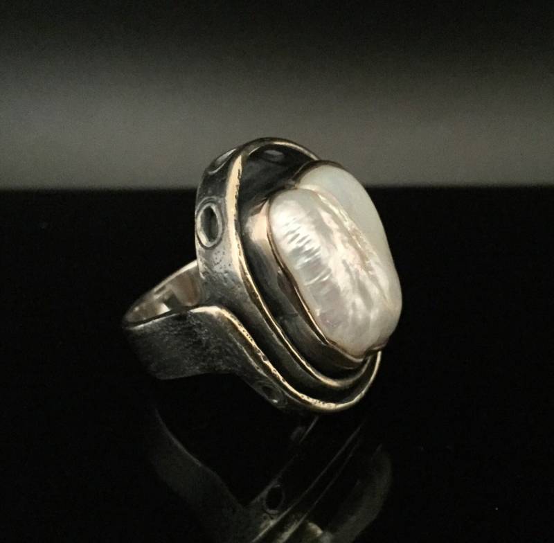 Designer Perlen Ring 9 // 925 Sterling Silber Oxidiertes Industriedesign Natürlicher Perlenring Großer von OceanGemsCo