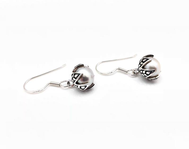 Perle in Der Schale Ohrringe // Perlentropfen 925 Sterling Silber Natürliche Runde Form Silberperlen von OceanGemsCo