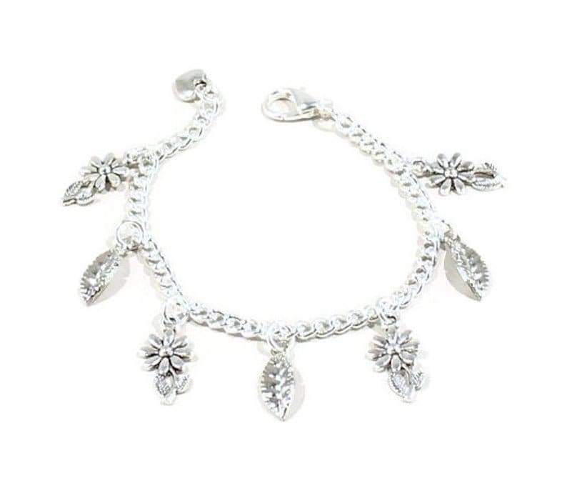 Mädchen Blumen Armband - Bettelarmband Geschenk Silber Für Geburtstagsgeschenk von OceanPalmsJewelry