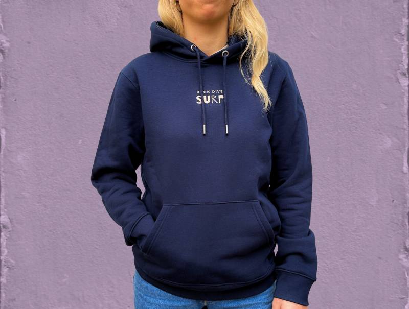Ocean Surf Pullover With Unique Wave Print von OceanSurfDesigns