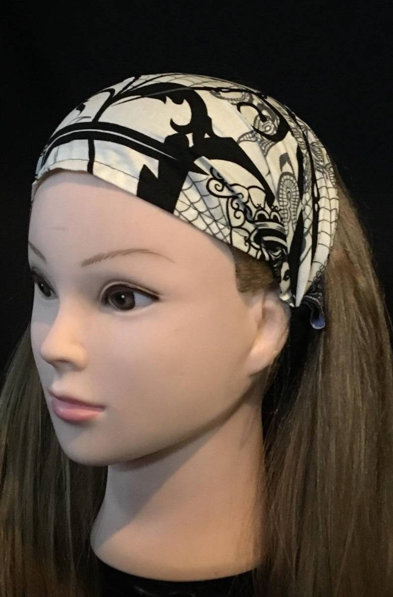 After Dark Stirnband Raben Schädel Spinne Krähen Bandana Haargummi Turban Damen Mode Schal 100% Baumwolle Stoff Alexander Henry von OceaniaLegendsDesign