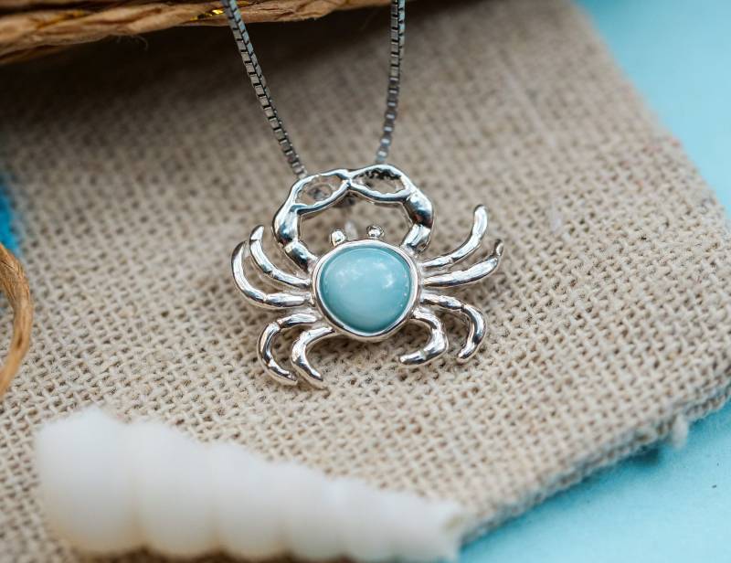 Larimar Krabbe Halskette - Sterling Silber Anhänger Mit Hochwertigen Stein Einzigartiger Schmuck Aus Der Seefahrt Und Dem Leben Im Meer von OceanoAzure