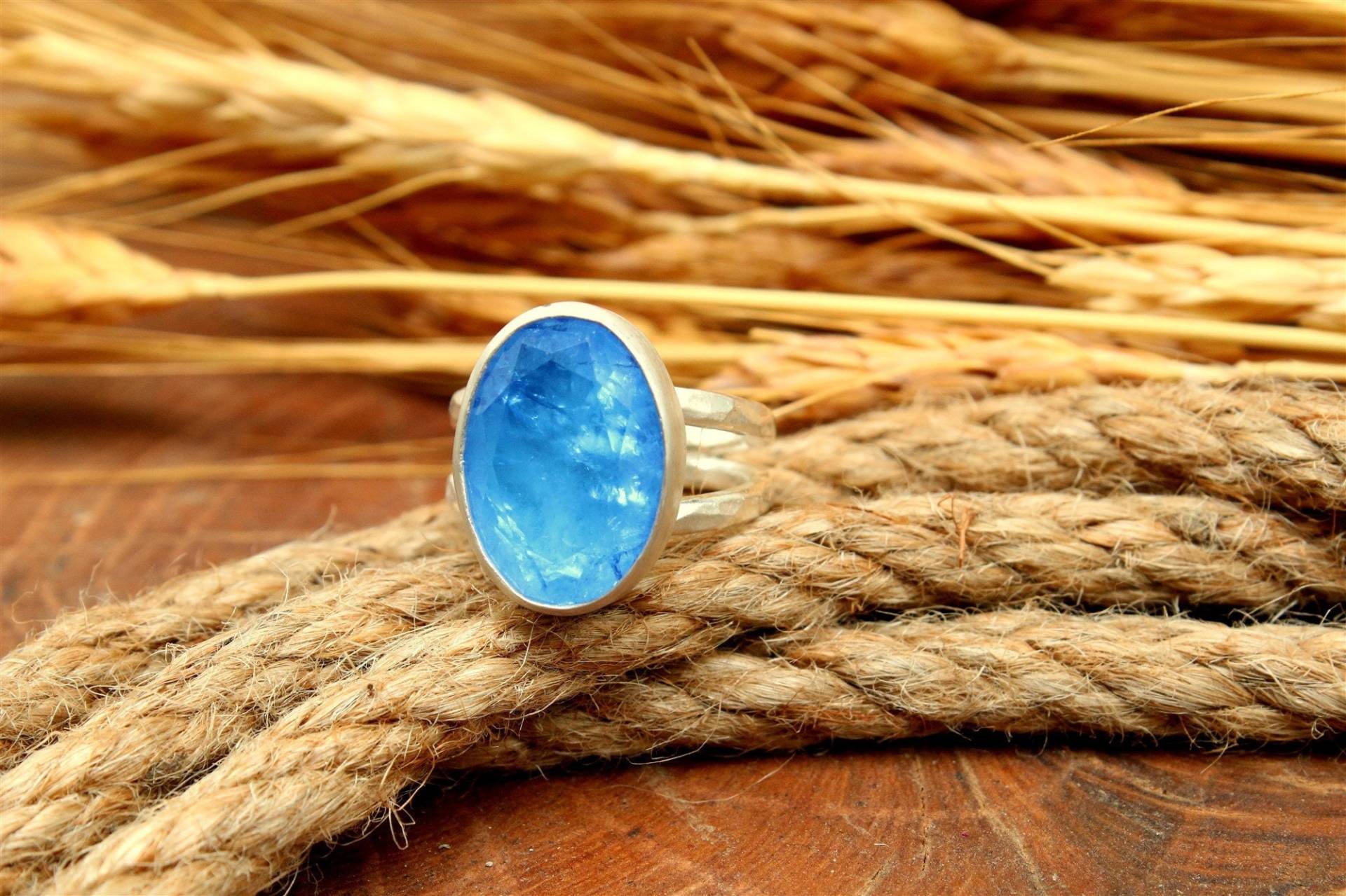 14x10mm Oval Blautopas, 925 Karat Sterling Silber Ring, Schweizer Blautopas Schmuck, Ringe Für Frauen, Personalisierte Geschenke Sie von OceansilverArt