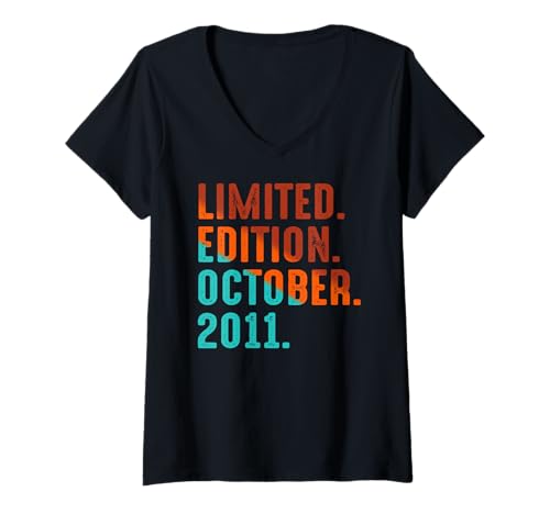 Damen Limitierte Auflage, Oktober 2011 Geburtstag T-Shirt mit V-Ausschnitt Damen Limitierte Auflage, Oktober 2011 Geburtstag T-Shirt mit V-Ausschnitt von October 2011 Retro Vintage Year 2011 Gift