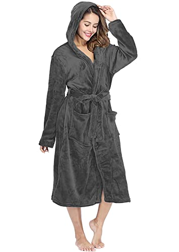 Octopus Flauschiger Fleece Damen Bademantel mit Eingrifftaschen und Kapuze f5660 Farbe: Bademantel Grau (1466), Gr. 5XL von Octopus