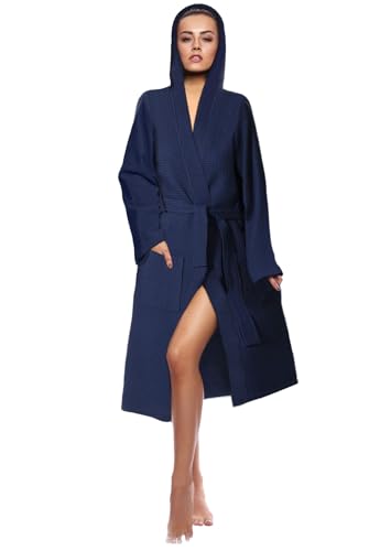 Style und Komfort vereint: Damen Baumwoll Bademantel in angesagten Farben aus Velours, Frottee oder Waffelpique f5745 Farbe: Bademantel Blau (1493), Gr. XS von Octopus