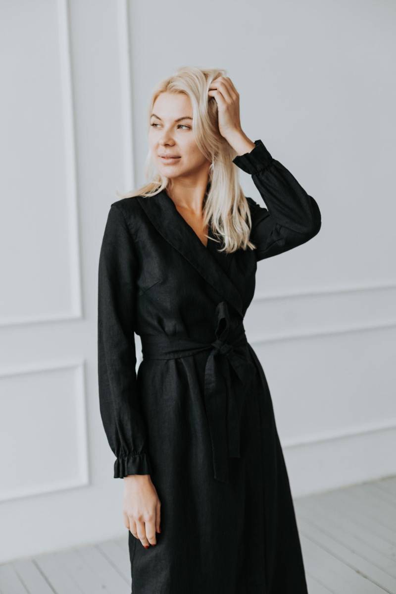 Wadenlanges Wickelkleid Aus 100 % Leinen/ 1283 Wadenlanges Wickelkleid Aus 100 % Leinen/ 1283 von OdaLux