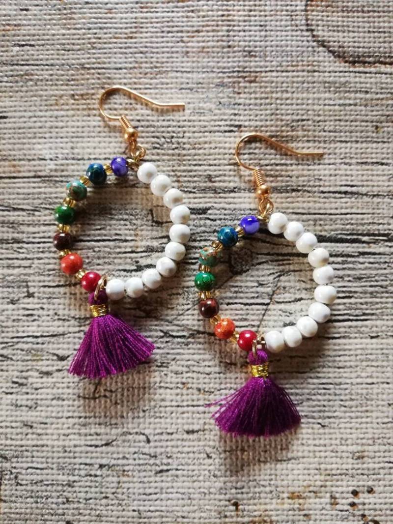 Chakren Ohrringe Mit Gold Und Glasperlen in Den Sieben Farben Der Chakren, Summer Edition Chakren Ohrringe Mit Gold Und Glasperlen in Den Sieben Farben Der Chakren, Summer Edition von Odalisquedesign