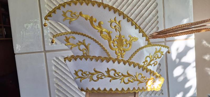 Komiteekappe, Prinzenkappe, Narrenkappe, Karneval, Garde, Fasching, Elferrat, De-Luxe Mit Goldfasanfedern Komiteekappe, Prinzenkappe, Narrenkappe, Karneval, Garde, Fasching, Elferrat, De-Luxe Mit Goldfasanfedern von Odalisquedesign