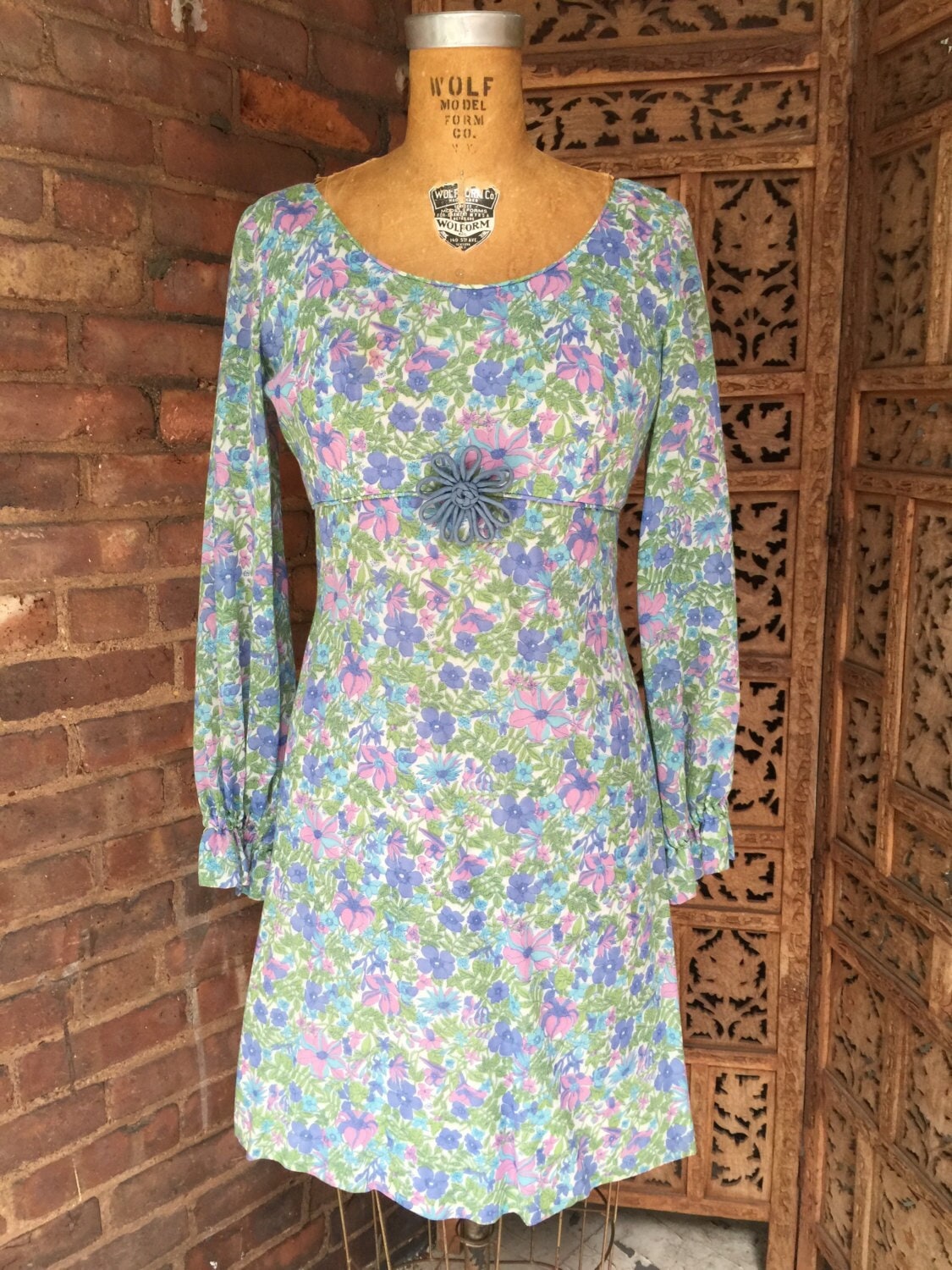 1960Er Jahre Baumwoll Geblümtes Minikleid Mit Rüschenärmeln von OddTwin