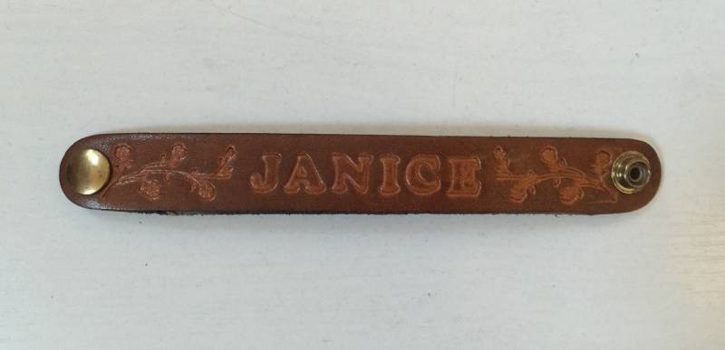 1970Er Jahre Handgepunztes Leder Janice Armband Vintage Handmade Deadstock von OddTwin