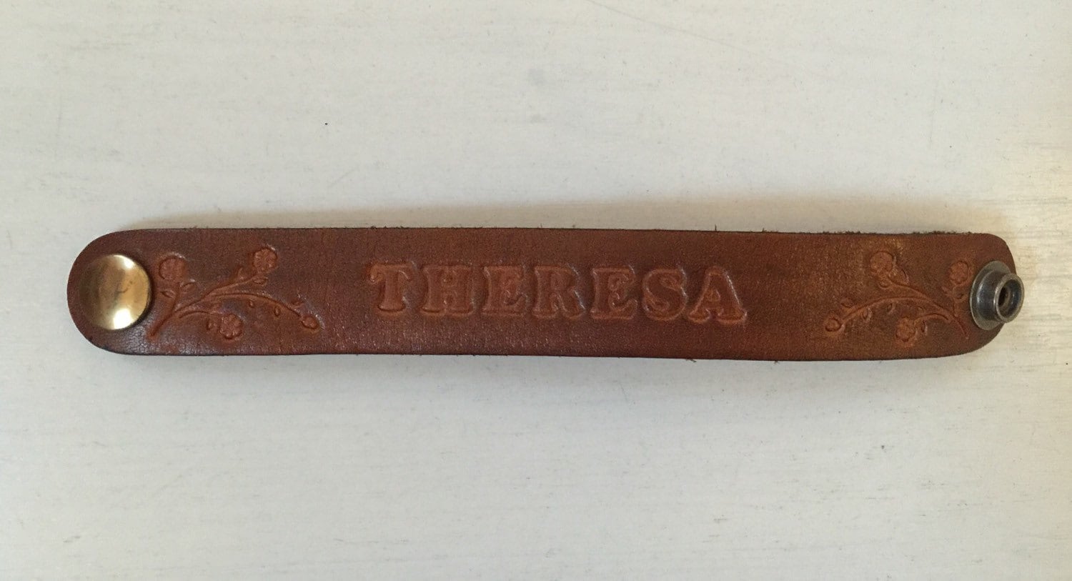 1970Er Jahre Handpunziertes Theresa Lederarmband Vintage Deadstock 1970Er Jahre Handpunziertes Theresa Lederarmband Vintage Deadstock von OddTwin