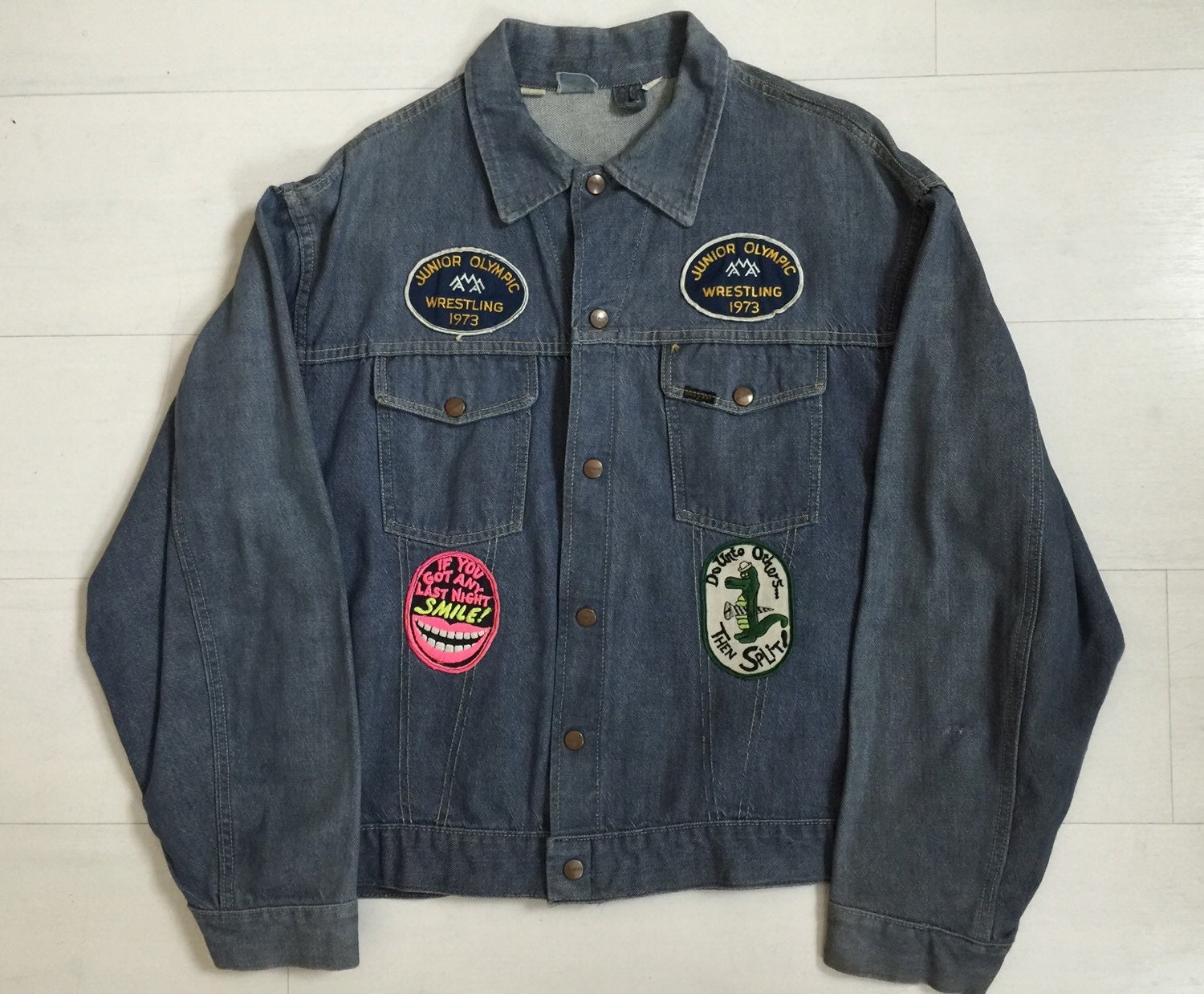 1970Er Jahren Echte Rehe Jeansjacke Mit Patches Vintage Sears, Roebuck Jean Jacke von OddTwin