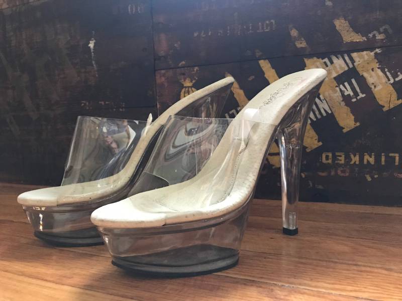 Sky High Lucite Platform Spiked Heels von OddTwin