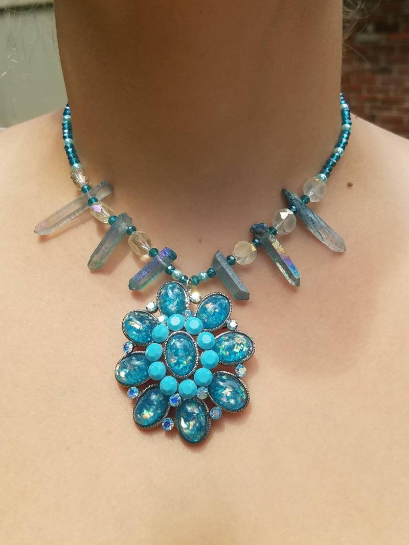 Leesa Blues Leesa Blues von OddlyUniqueCreations