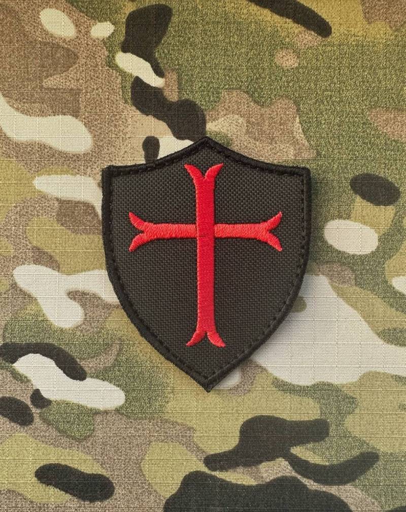 1x "Deus Vult - Kreuz" Patch M. Klettverschluss; Crusader, Aufnäher Morale Tactical Outdoor Walhalla Odin Vikings Velcro Abziehbar Airsoft von OderT