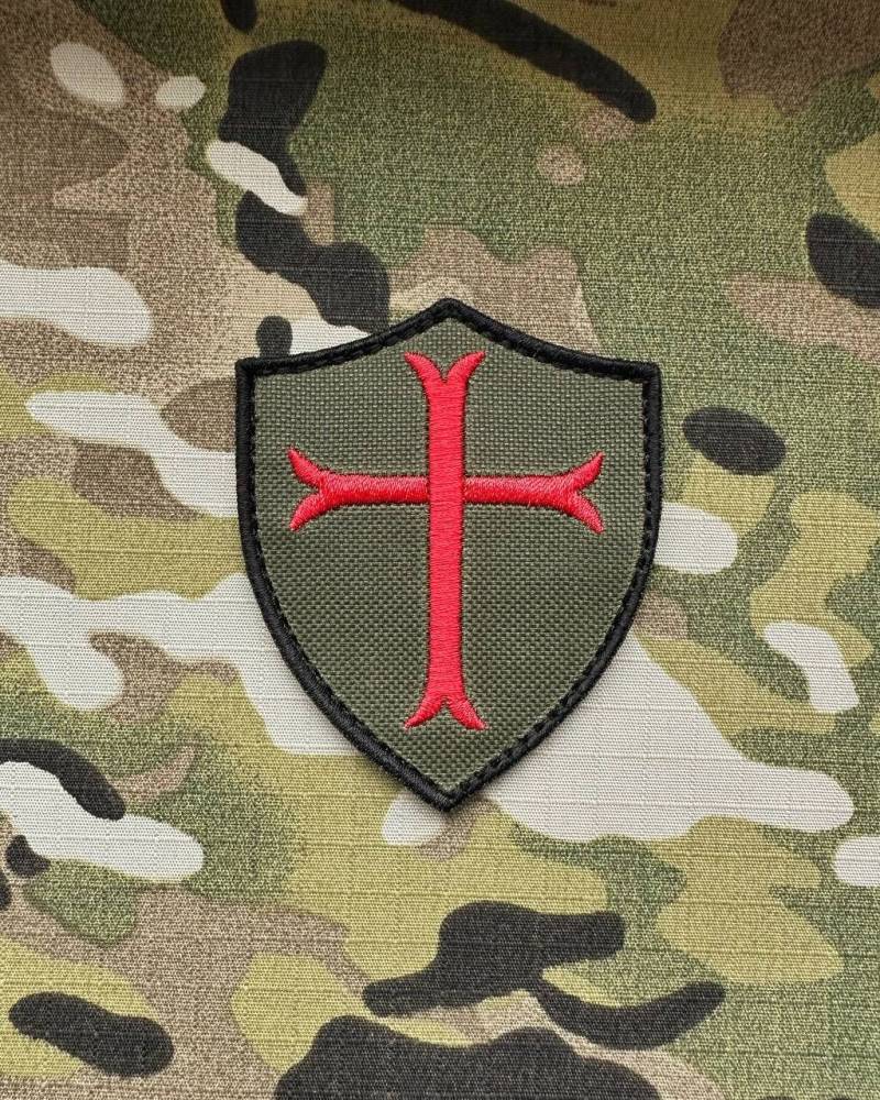 Patch "Deus Vult - Kreuz" Oliv Grün Rot, Klettverschluss; Templar Ritter Crusader Aufnäher Morale Tactical Outdoor Vikings Velcro Abziehbar von OderT