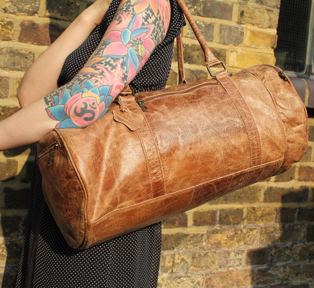 Donny Barrel Bag Tan Beunruhigt Leder Donny Barrel Bag Tan Beunruhigt Leder von OdiLynch