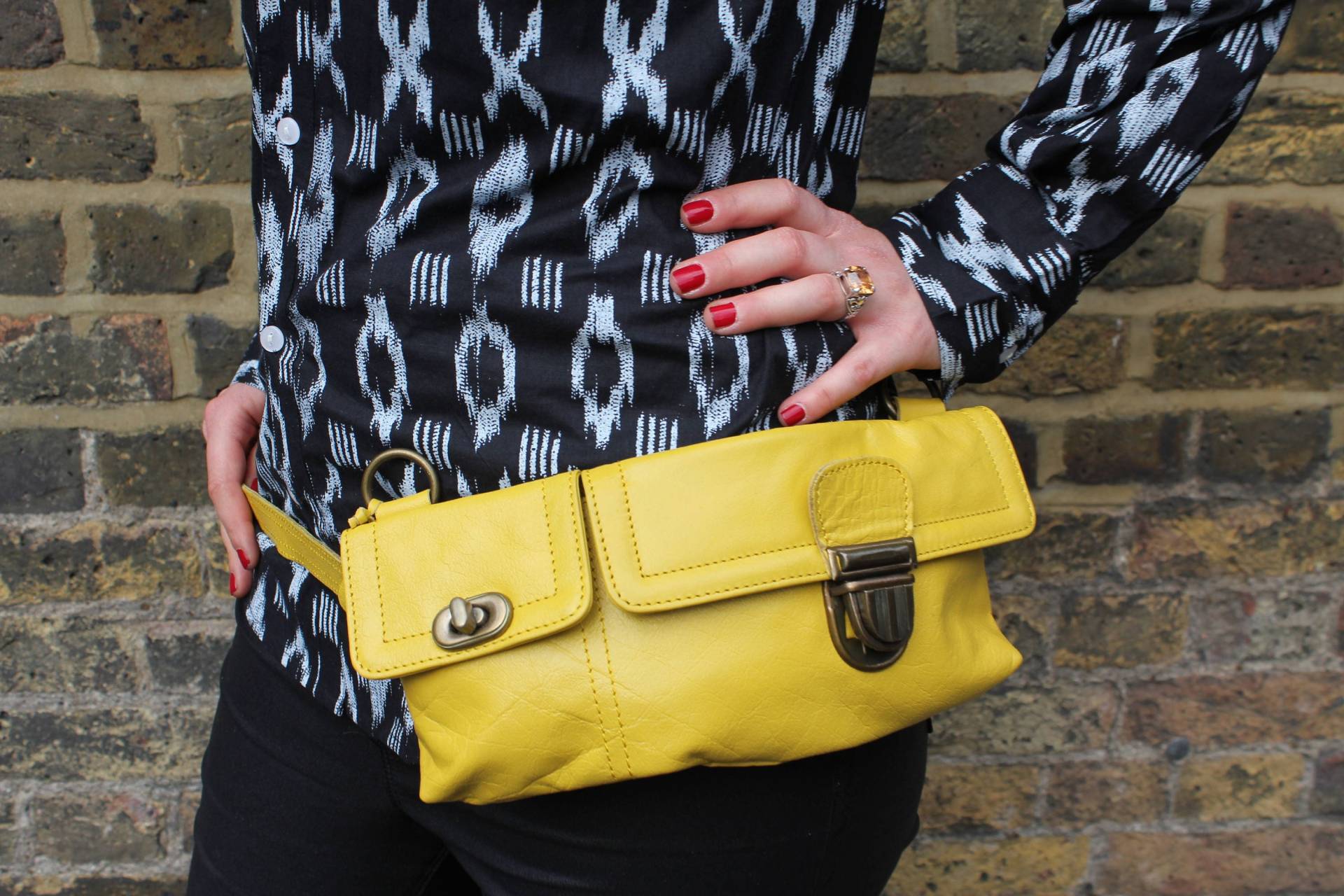 Gelbe Leder Bauchtasche Wandelbare Schultertasche Mit Gürtelschlaufen von OdiLynch