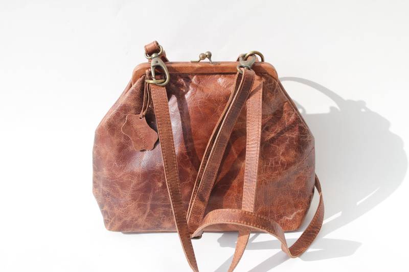 Half-Maya Clip Bag Tan Scrunchy Leder von OdiLynch