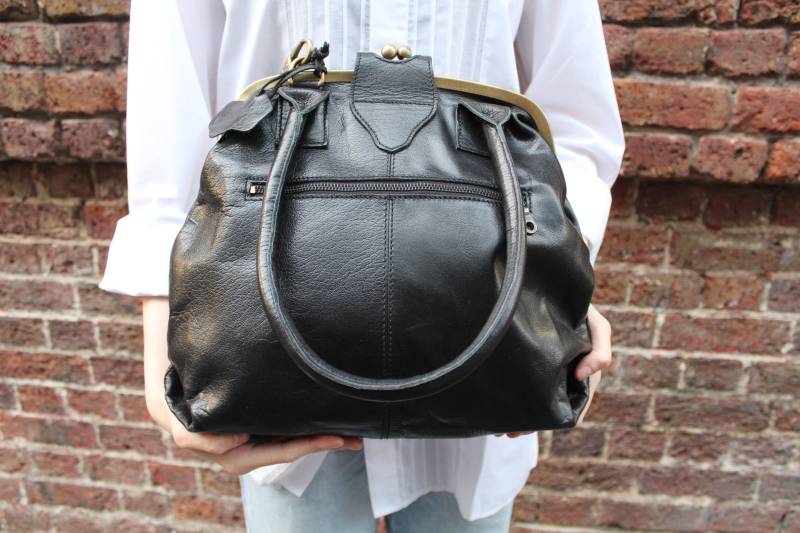 Handmade Schwarz Leder Kiss Lock Rahmentasche Vielseitige Top Clip Handtasche, Lucy von OdiLynch