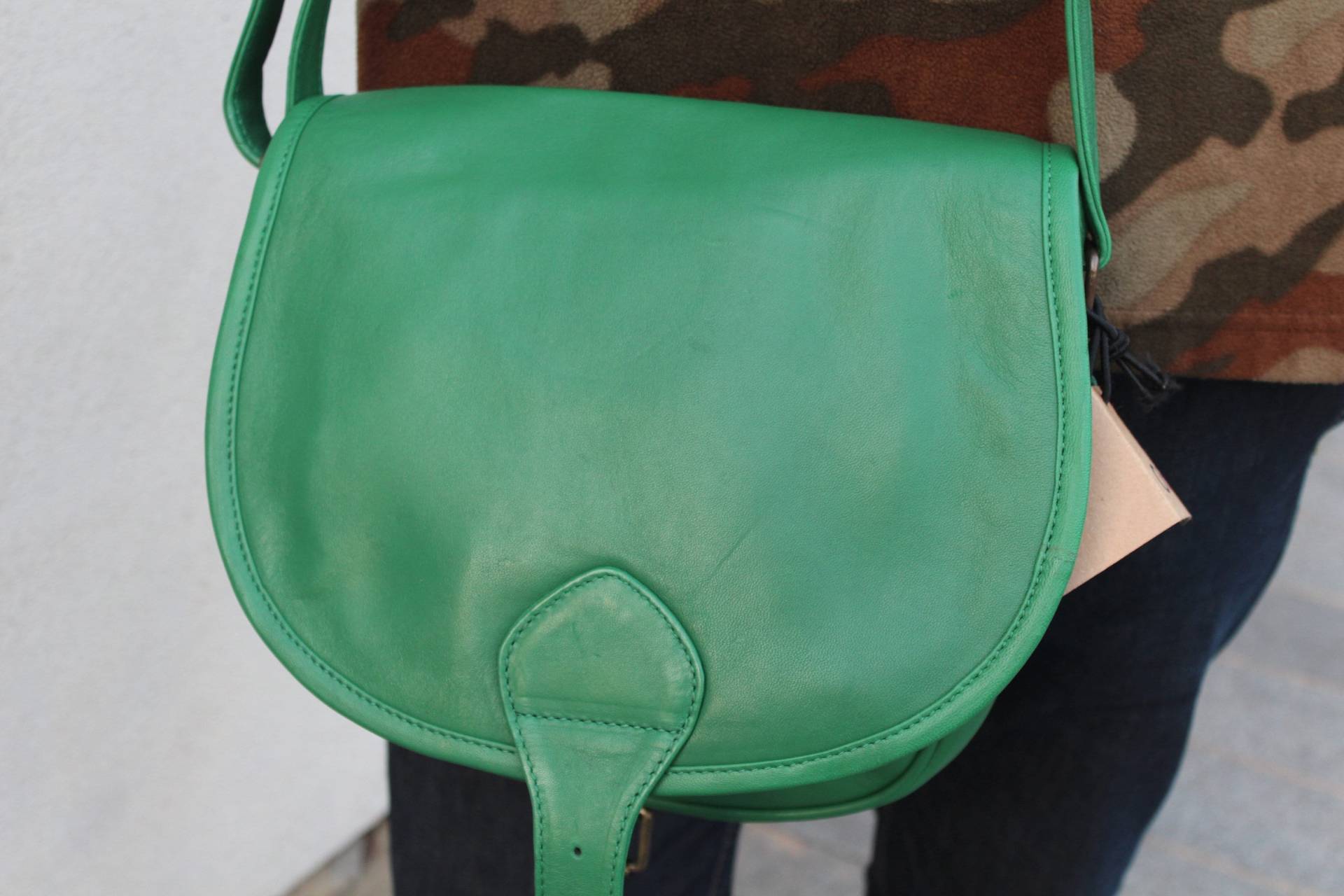 Isabelle Satteltasche, Irish Green, Vordertasche, Innentasche, Lange Verstellbare Gurtband, Cross Body Tasche, Roomy, Weiches Leder, Leicht von OdiLynch