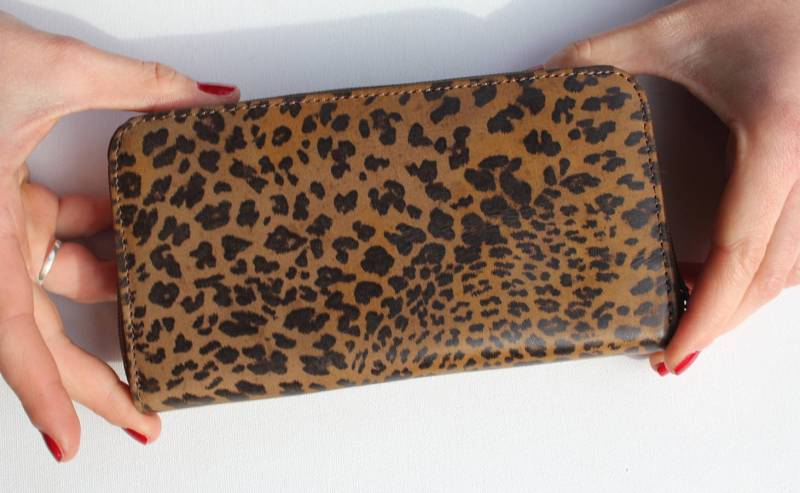 Leopard Print Leder Reißverschluss Geldbörse Große Clutch Bag von OdiLynch
