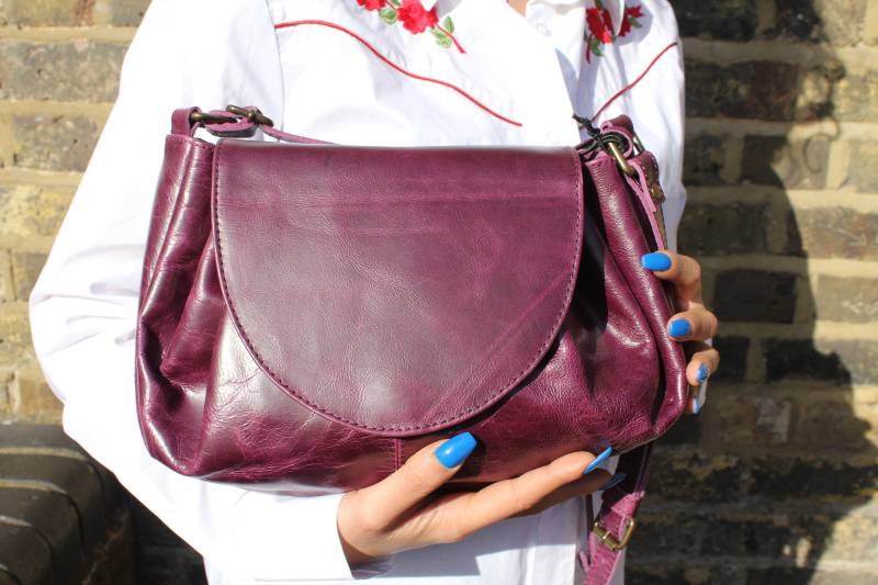 Lila Leder Umhängetasche Umhängetasche Mit Mehreren Fächern von OdiLynch