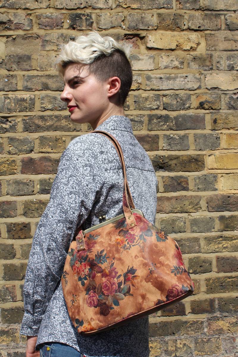 Odilynch Half Maya, Mittlere Clip Tasche, Floral N 14 Leder Umhängetasche, Cross-Body von OdiLynch