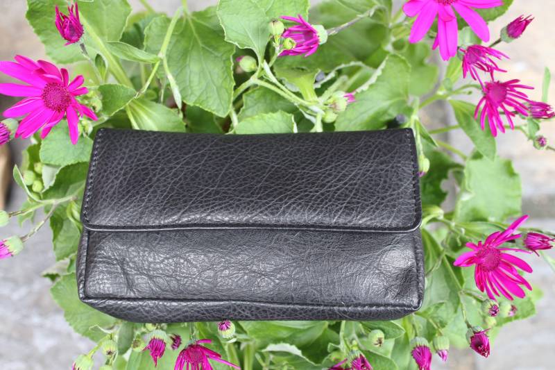Schwarzer Lederbeutel Mehrzweck-Mini-Clutch Mit Front-Reißverschluss von OdiLynch