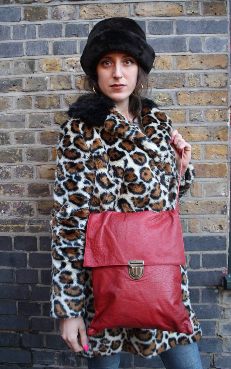 Umhängetasche Leder, Hellrot, Pushlock-Verschluss, Laptoptasche 14Ins, Aus Weichem Reißverschlüsse Hinten Und Vorne, Verstellbare Schulter von OdiLynch