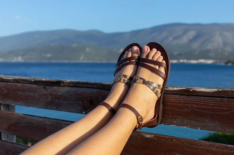Handgefertigte Ledersandalen Mit Riemchen Braun & Beige Python, Sparta Style Handgefertigte Ledersandalen Mit Riemchen Braun & Beige Python, Sparta Style von OdysseyGreekSandals