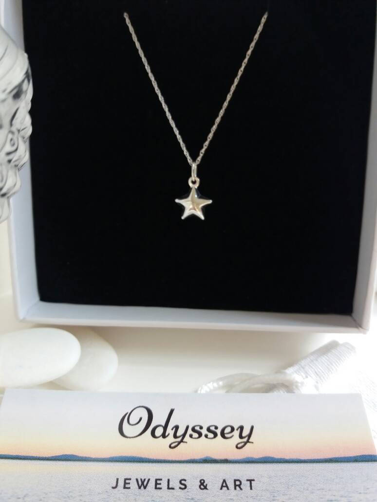 Silver Star Halskette, Sterling Silber Stern-Halskette, Geschenk, Zierliche Stern, Geburtstag, Hochzeit, Bräute, Brautjungfern von OdysseyJewelsandArt