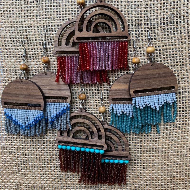 Holzperlen Weben Ohrringe | Rocailles Perlen Fransen Statement von Ofbeadsandbraids