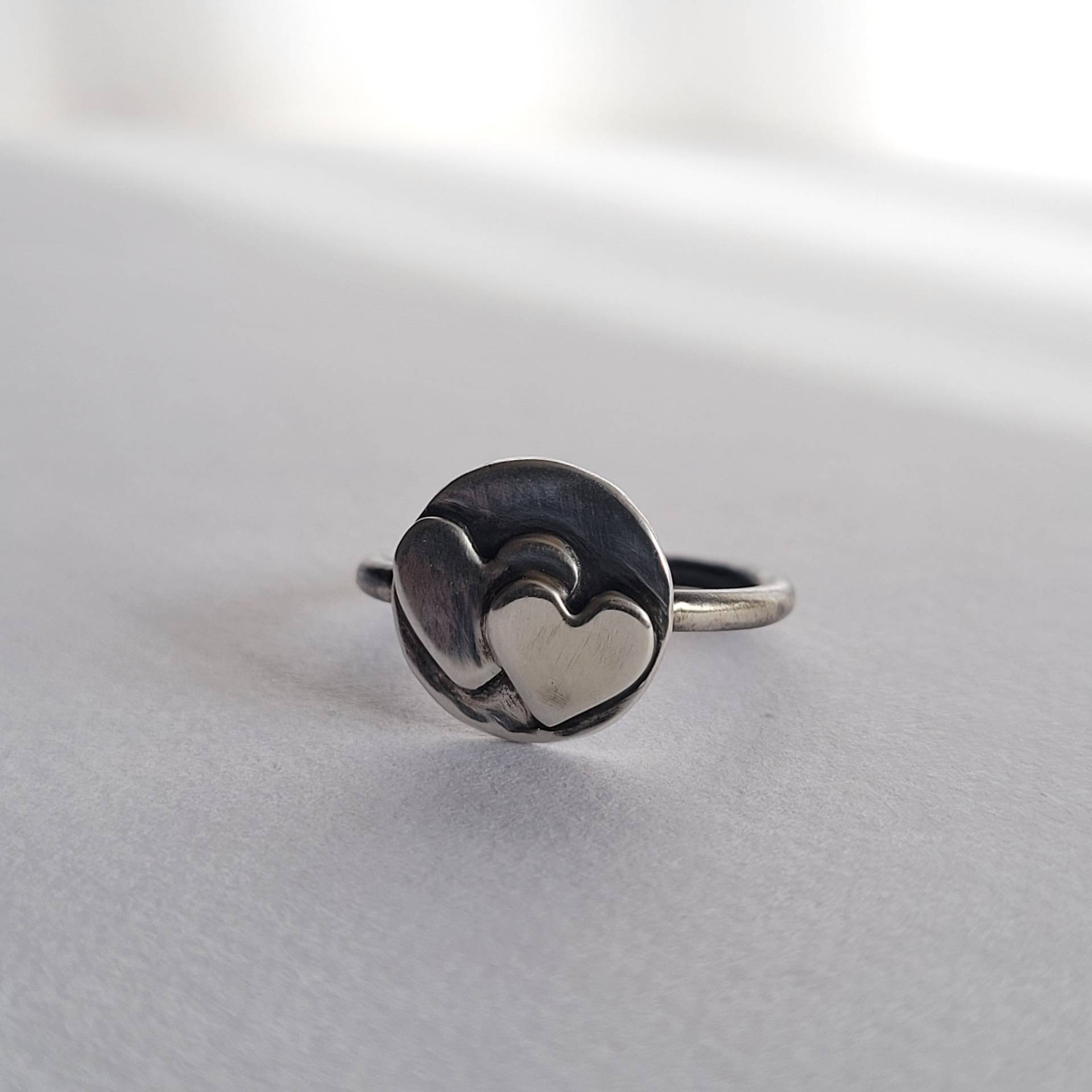 Handgemachte Sterling Silber Herz Ring - Schwarze Patina Finish von OfelinJewelry