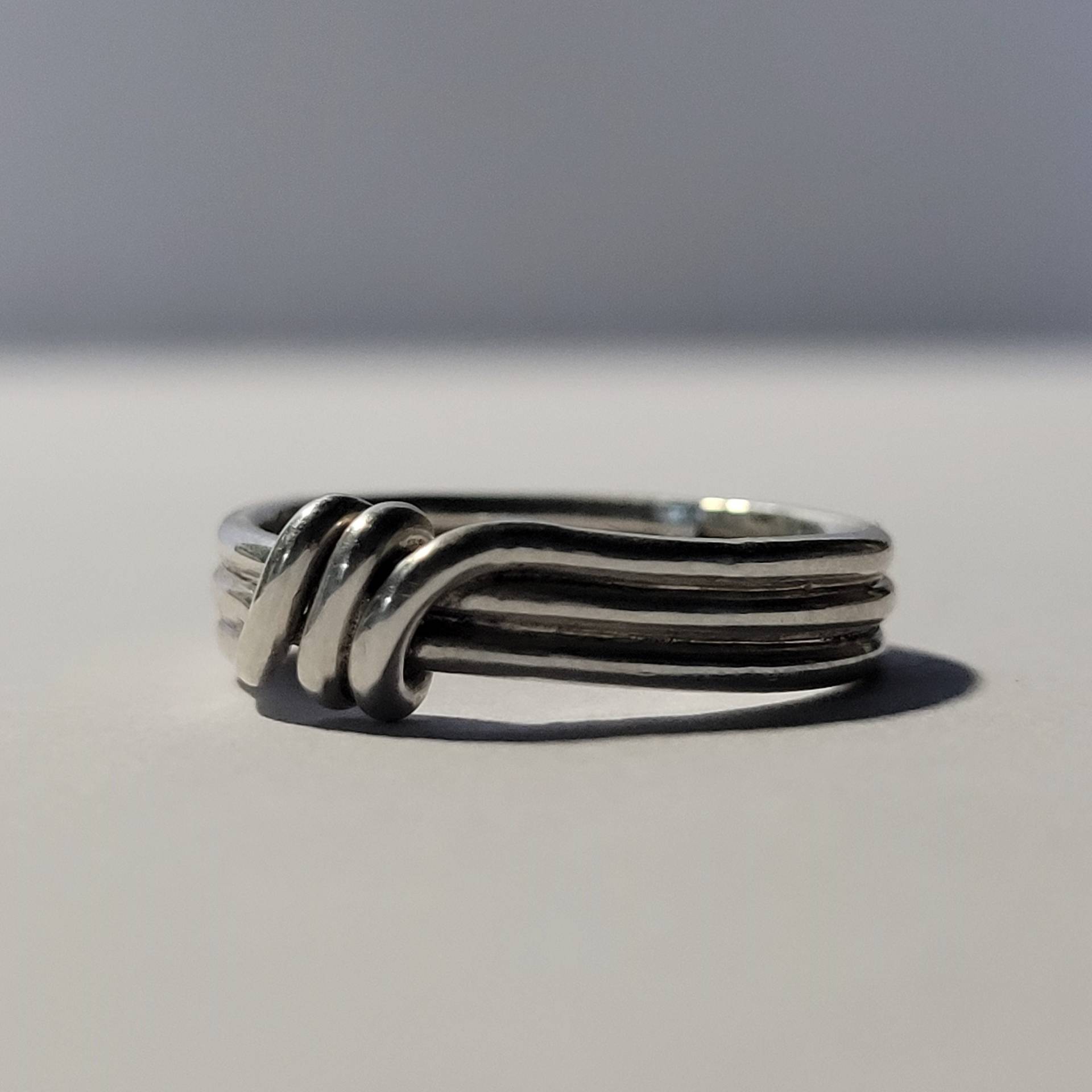 Handgemachter Knoten-Ring Aus Sterling Silber von OfelinJewelry